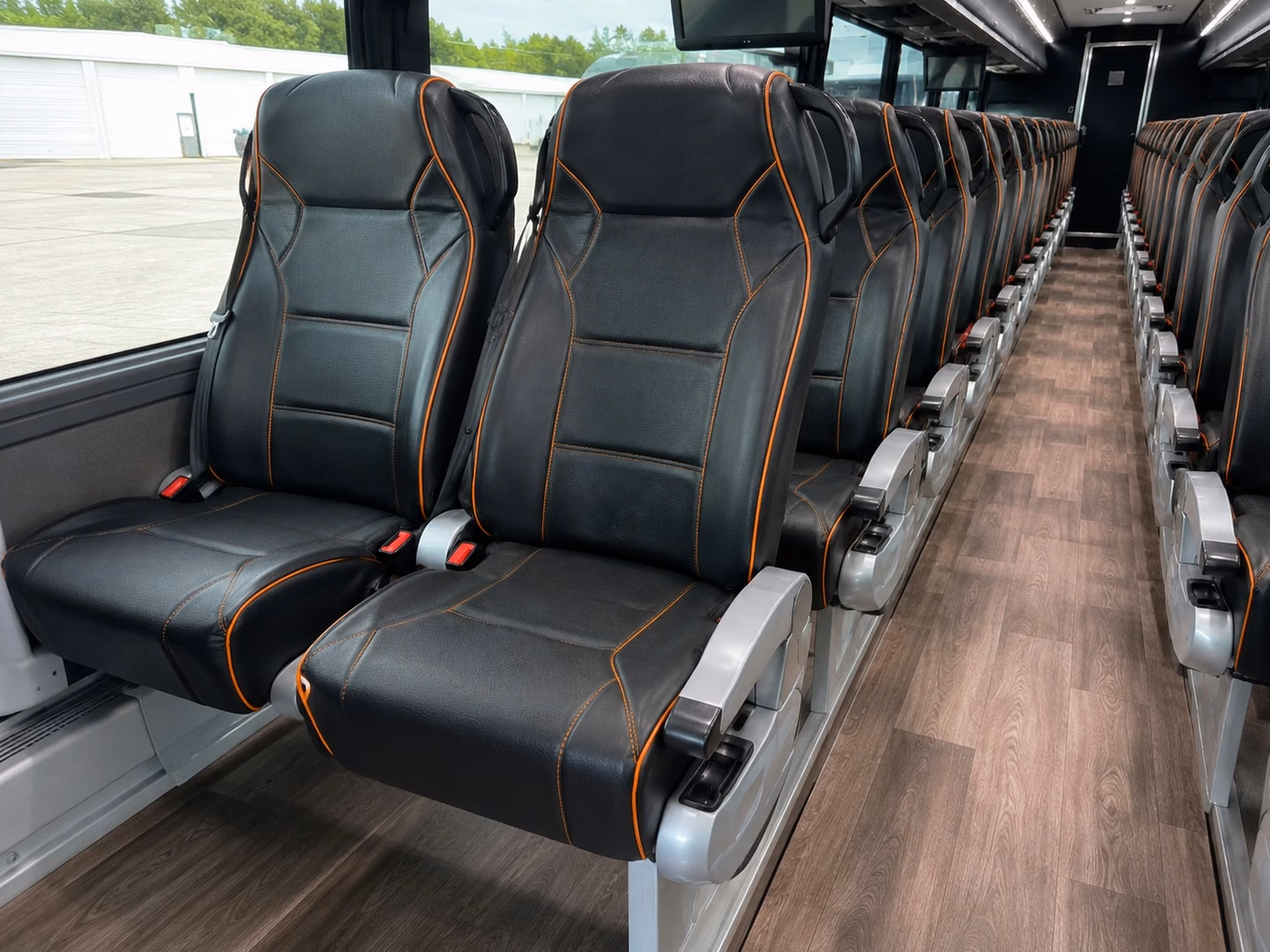 sports team fan charter bus rentals in pflugerville